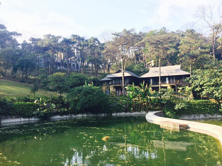 Các khu nhà nghỉ, biệt thự đều đã hoàn thiện và trong quá trình đưa vào sử dụng.