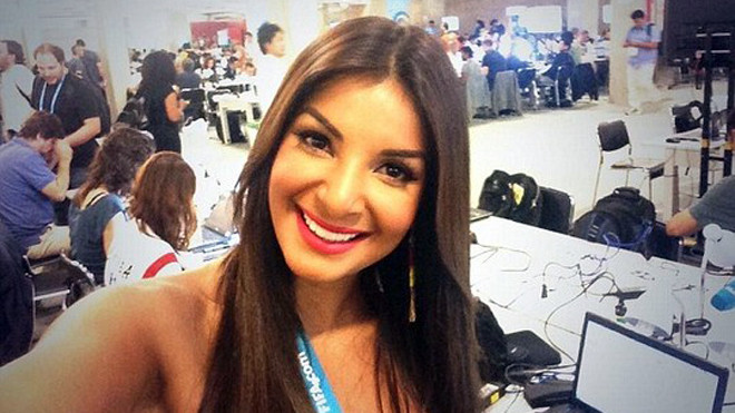 Nữ phóng viên nóng bỏng của Costa Rica ở World Cup