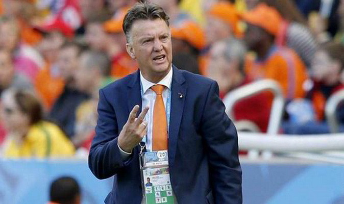 Louis van Gaal 'vạch mặt' FIFA thiên vị chủ nhà Brazil