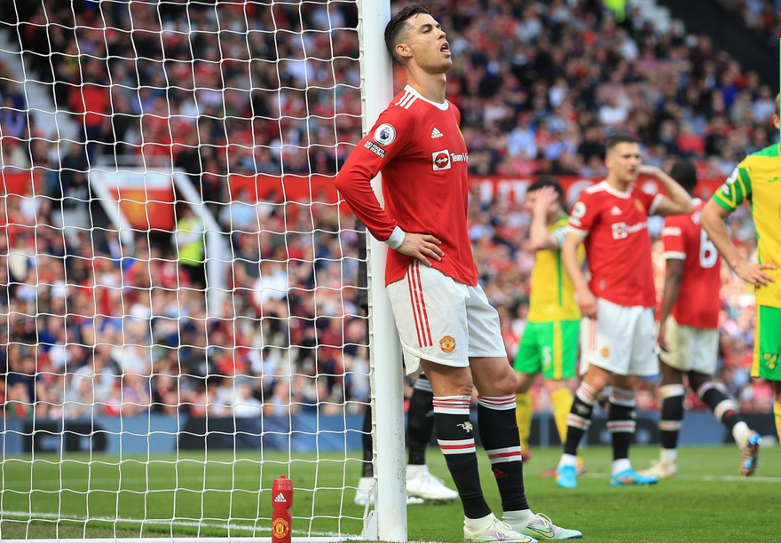 MU đối mặt với nỗi ô nhục trong đêm cuối tại Old Trafford