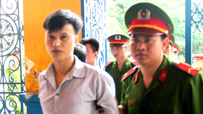 Bị cáo Hoàng Văn Tính tại tòa sáng nay. Ảnh: T.Châu.