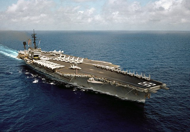 Tàu tấn công đổ bộ lớp America đầu tiên USS America. Ảnh: US Navy.