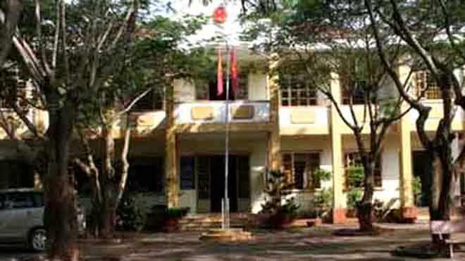 Cháu bé hiện đang được lực lượng chức năng đưa về trụ sở UBND xã Bưng Riềng