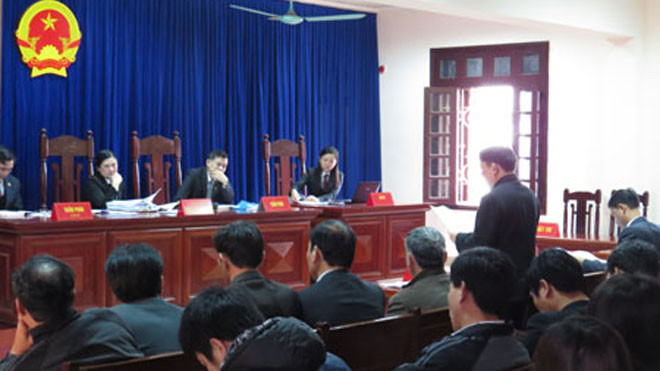 Quang cảnh phiên tòa