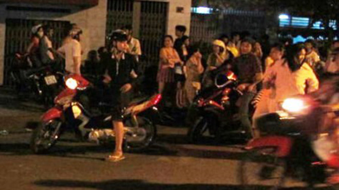 4 đối tượng bàn bạc đánh cô gái trẻ nhằm cướp chiếc xe máy SH