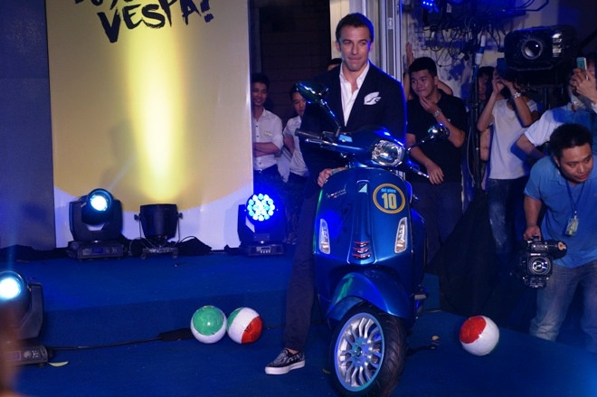  Vespa Sprint phiên bản Del Piero giá bao nhiêu?