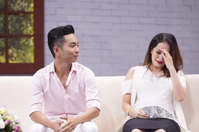 Khánh Thi bật khóc khi kể về chuyện tình với Phan Hiển.