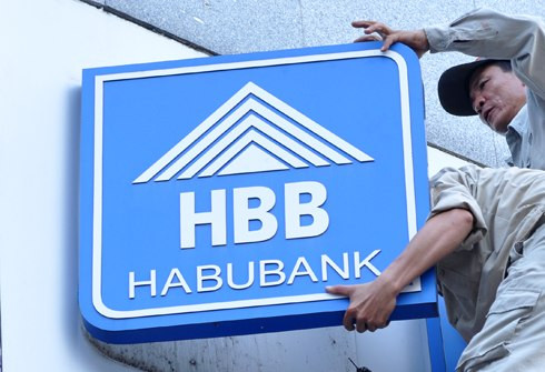 Sau khi tiếp quản Habubank, SHB đã phải "ngày đêm đau khổ" giải quyết nợ xấu. Ảnh: Anh Quân/VnExpress