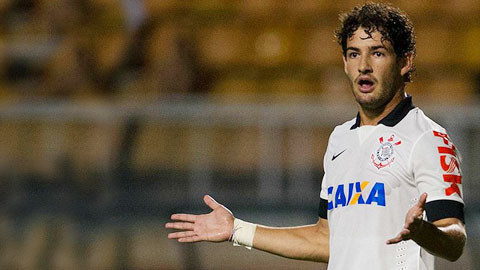 Sự nghiệp long đong, Pato còn bị người đẹp Fiorella “đá” không thương tiếc.