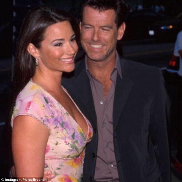 Cư dân mạng chao đảo khi ngôi sao nổi tiếng Pierce Brosnan bất ngờ nịnh vợ bằng cách đăng ảnh cũ và lời ngọt ngào "tình yêu của anh" lên trang cá nhân.