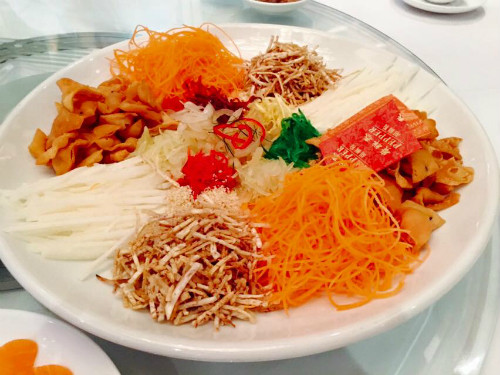 Món Phát tài rất nổi tiếng dịp đầu năm ở Singapore. Ảnh: Thảo Nghi.