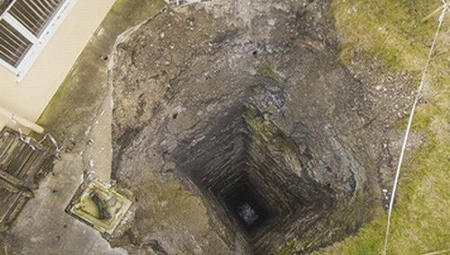 Hố tử thần được Thomas ghi lại.