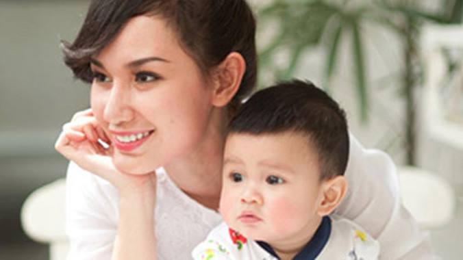 MC Quỳnh Chi và con trai - Gia Phúc.