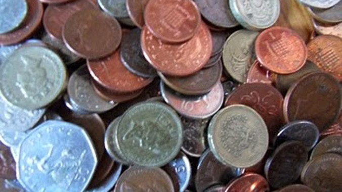 Nộp thuế bằng tiền xu