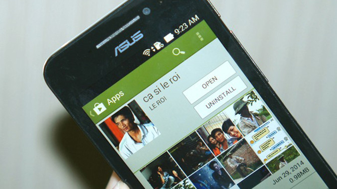 Một trong số những ứng dụng mang tên "Ca sĩ Lệ Rơi" trên Google Play. 