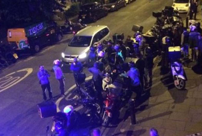 Hiện trường một vụ tấn công bằng axit ở đông London. Ảnh: Reuters