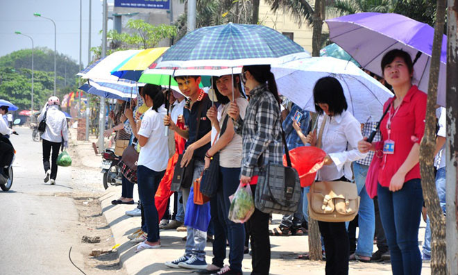 Nắng nóng lan rộng miền Bắc, miền Trung