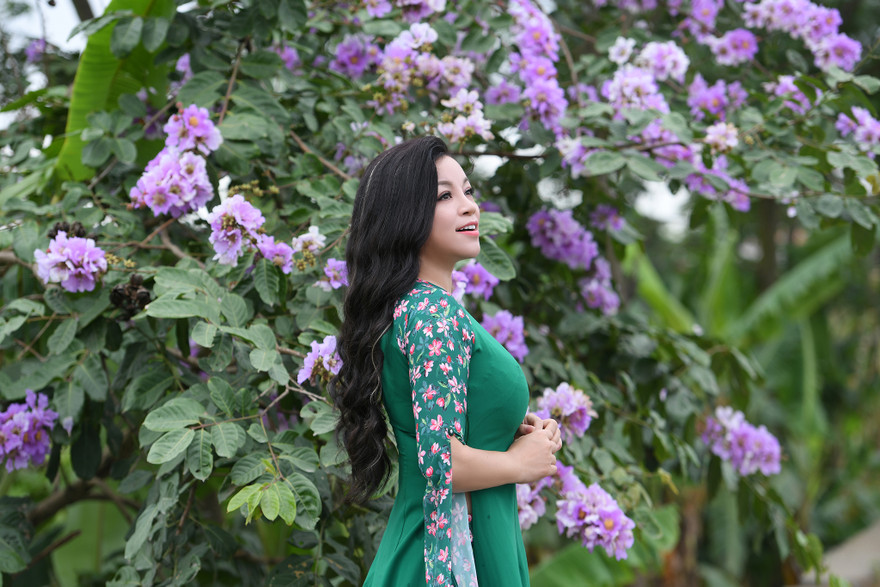 NSƯT Tố Nga dấn thân vào bolero