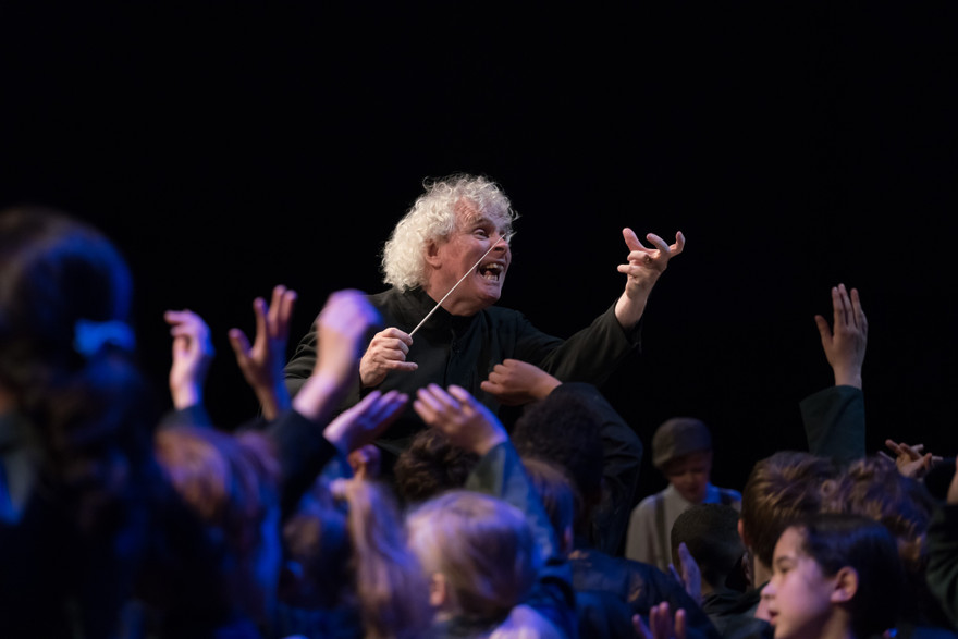 Nhạc trưởng lừng danh đến Bờ Hồ cùng dàn nhạc giao hưởng London 