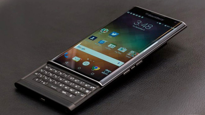 BlackBerry Priv mang thiết kế bàn phím QWERTY.