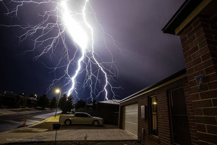 Người đàn ông chết cháy trong phòng kín do bị sét đánh trúng. (Ảnh minh họa: Survival). 