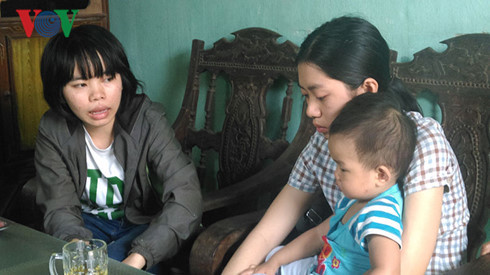 Xúc động cô gái 19 tuổi hiến tạng của mẹ quyết định ở lại quê chăm 2 em