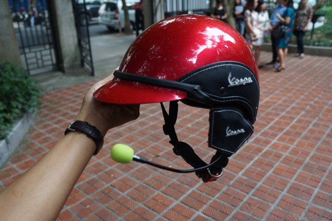 Mũ bảo hiểm Vespa có gắn tai nghe Bluetooth
