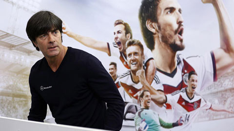 Tuyển Đức làm gì để thoát khủng hoảng nhân sự?