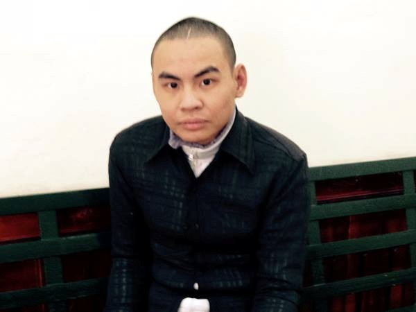 Tuấn tại cơ quan công an