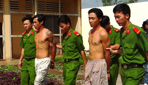 Hai nghi can bị bắt. Ảnh: Công Bằng