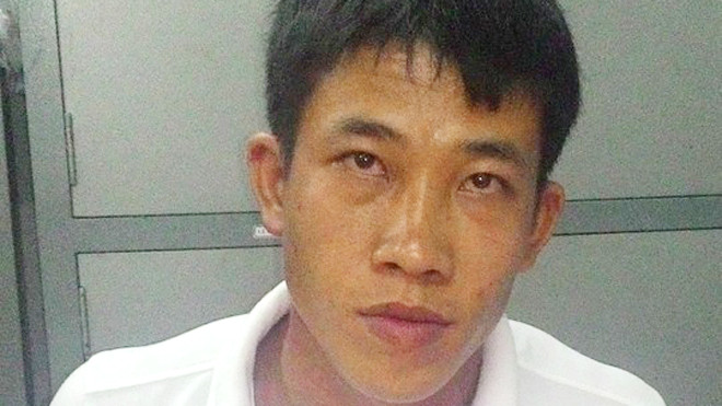 Giả danh cảnh sát, kiểm tra giấy tờ người đi đường 