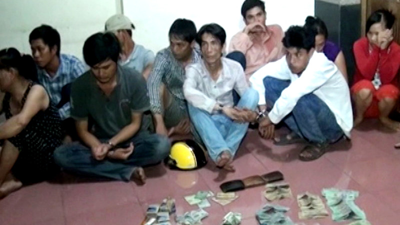 15 đối tượng đánh bạc bị cơ quan chức năng An Giang bắt quả tang