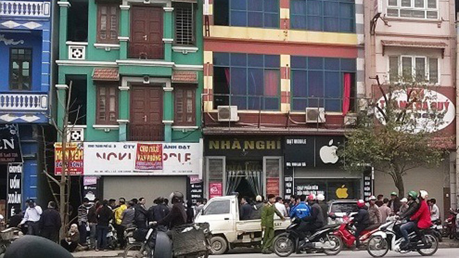 Lực lượng chức năng khám nghiệm hiện trường