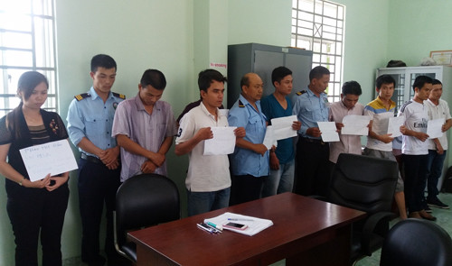 Các nghi can trong đường dây đánh bạc do vợ chồng Hải Hà cầm đầu. Ảnh: Nguyệt Triều