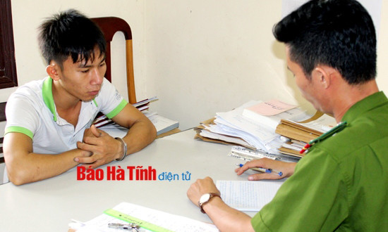 Công an Can Lộc lấy lời khai đối tượng Trần Thế Dũng