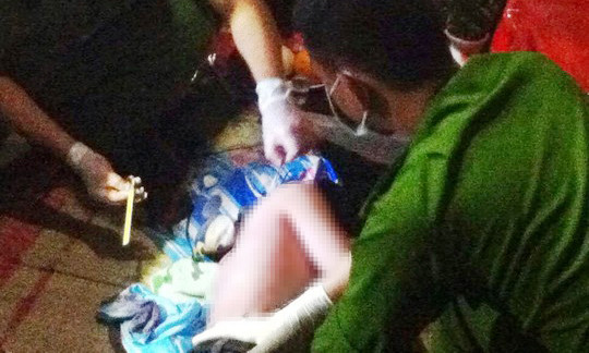 Cơ quan chức năng khám nghiệm tử thi, điều tra vụ việc