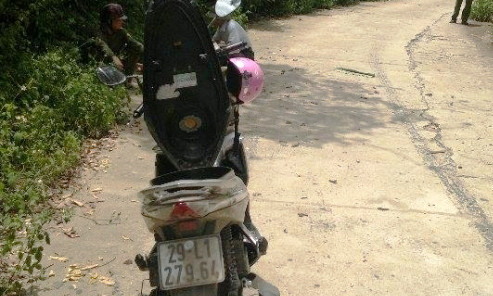 Chiếc xe máy bỏ quên cùng hơn 1,6 tỷ đồng (Ảnh do người dân cung cấp với PV)