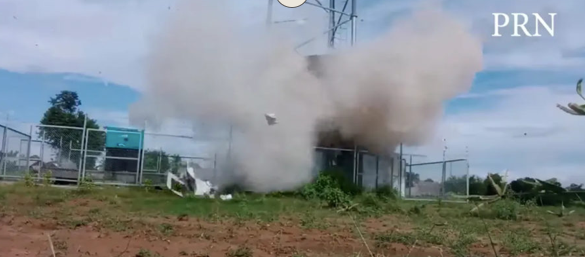 Hình ảnh một cột tín hiệu viễn thông ở Myanmar bị tấn công