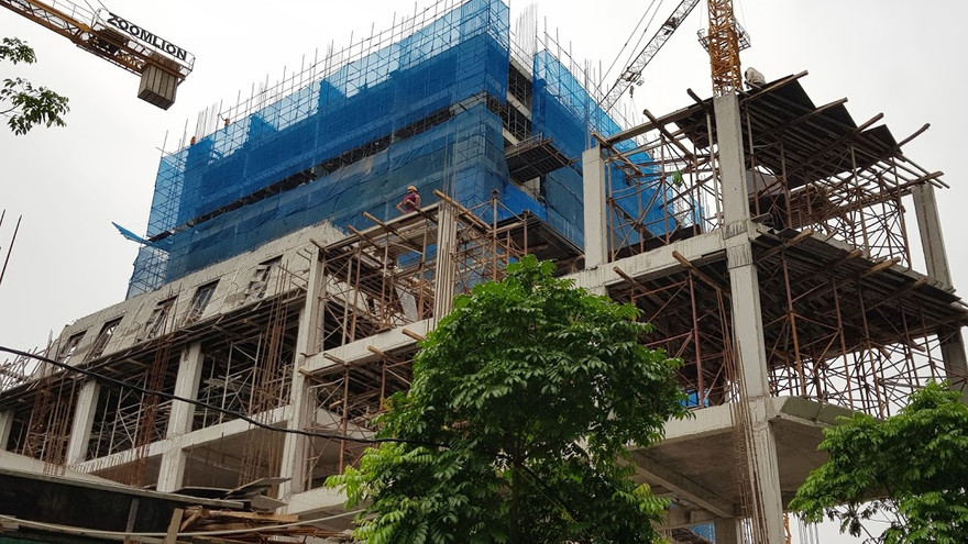Chung cư 158 Nguyễn Sơn xây đến tầng 15 nhưng vẫn chưa được nghiệm thu phần móng.