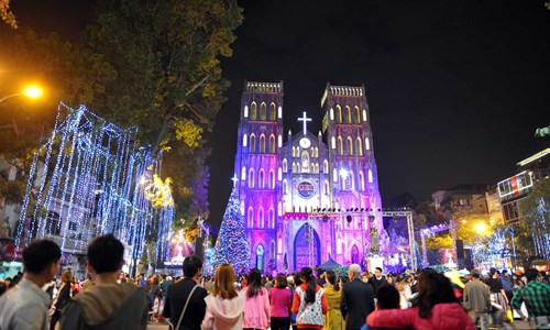 Đêm noel ở Hà Nội sẽ khá lạnh. Ảnh Xuân Tùng