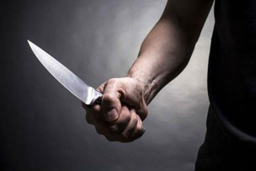 Thanh niên bị đâm nguy kịch khi bảo vệ bạn gái