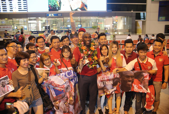Sol Campbell cũng tỏ ra rất thân thiện