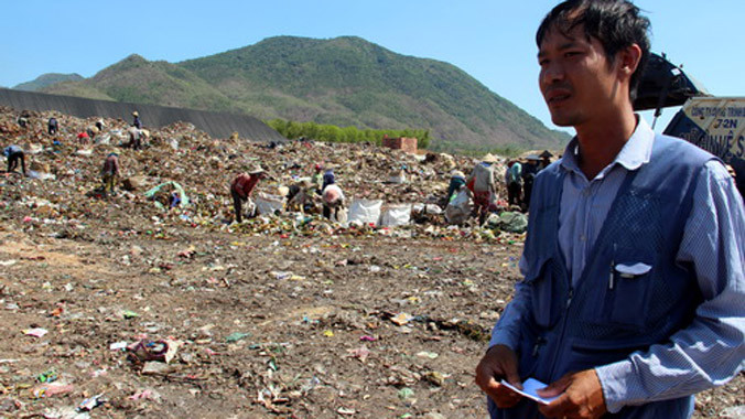 Anh Toàn khẳng định vật thể anh từng nhìn thấy giống với thiết bị chứa phóng xạ mà cơ quan chức năng đang tìm kiếm. Ảnh: Hoàng Trường.