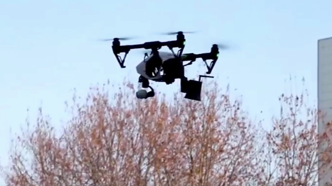 Một máy bay không người lái được sử dụng ở Trung Quốc để nhắc nhở người dân. (Ảnh: Xinhua)