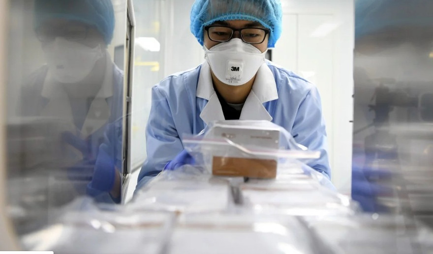 Giới nghiên cứu đang nỗ lực tìm cách tiêu diệt virus corona. (ảnh: SCMP)