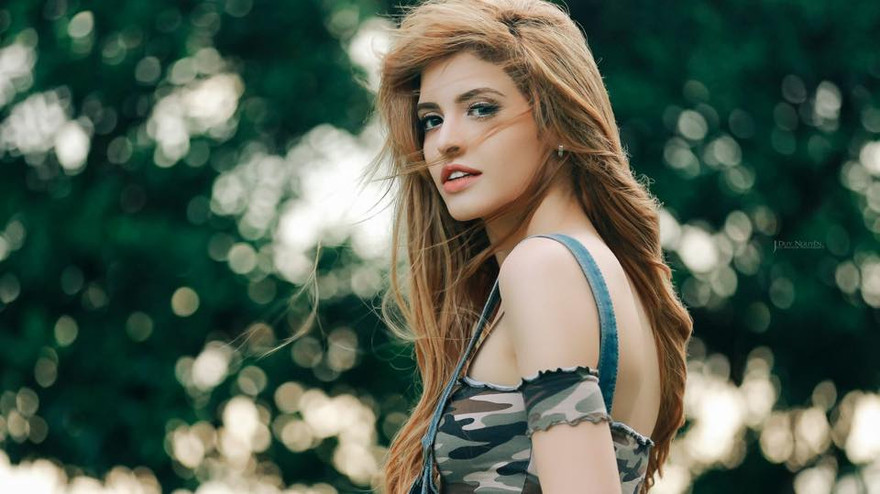 Nhan sắc nóng bỏng của An Tây bị tố 'đi khách' 12 nghìn USD