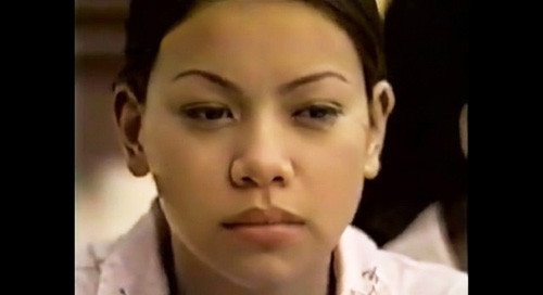 Hồ Ngọc Hà sinh năm 1984 tại Huế. Cô là người Việt lai Pháp, có biệt danh là Hồ An Tây. 