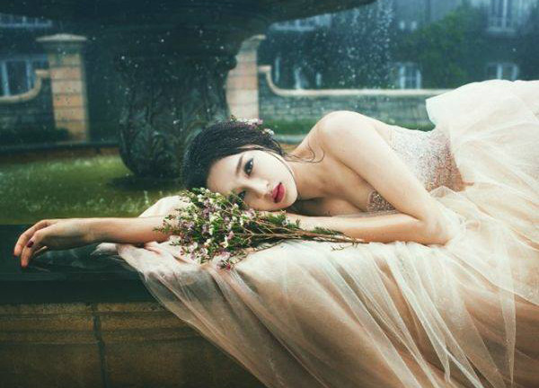 Vẻ đẹp ngọt và lạ của Bảo Anh - bạn gái tin đồn Bùi Tiến Dũng