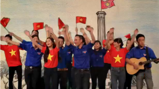 Giới trẻ phát sốt với ca khúc ‘Đi với mặt trời’ 