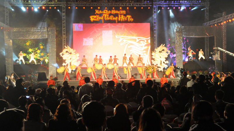 Đêm văn nghệ Xuân Quê hương 2012. Ảnh: Tuấn Nguyễn.